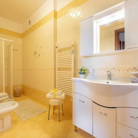 Le Nobili Dimore-appartamenti In Rosa Virginia-vista Mare Feriehus *